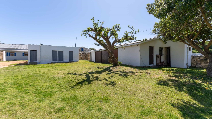 5 Bedroom Property for Sale in Stilbaai Oos Western Cape